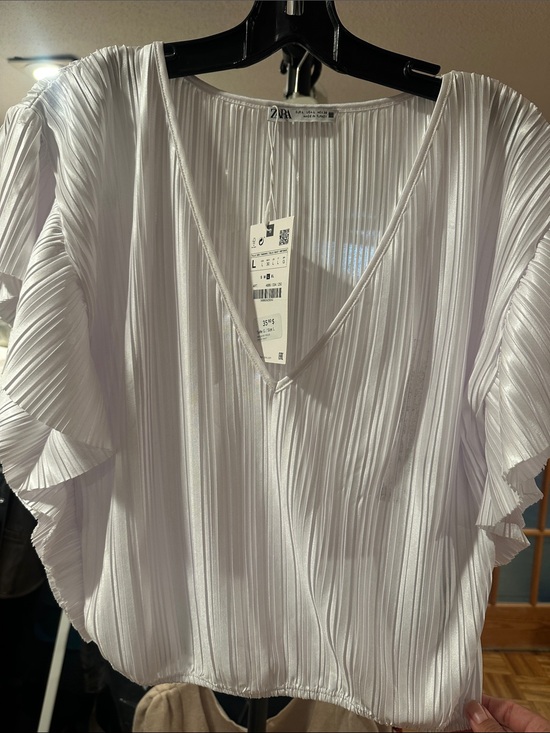 Zara Tops - Zara White Pleated V-Neck Flutter Sleeve Blouse
